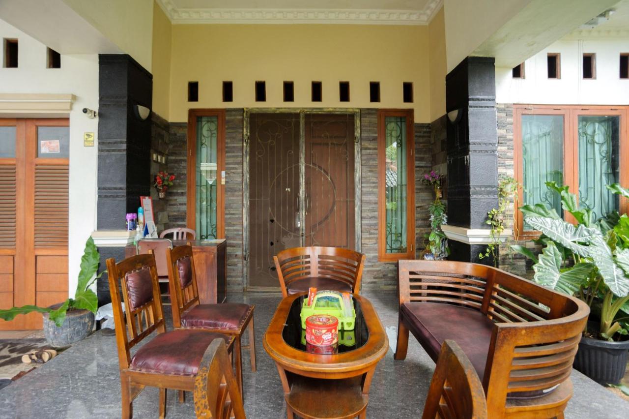 Reddoorz Syariah Near Rs Advent Bandar Lampung Hotel Exterior photo