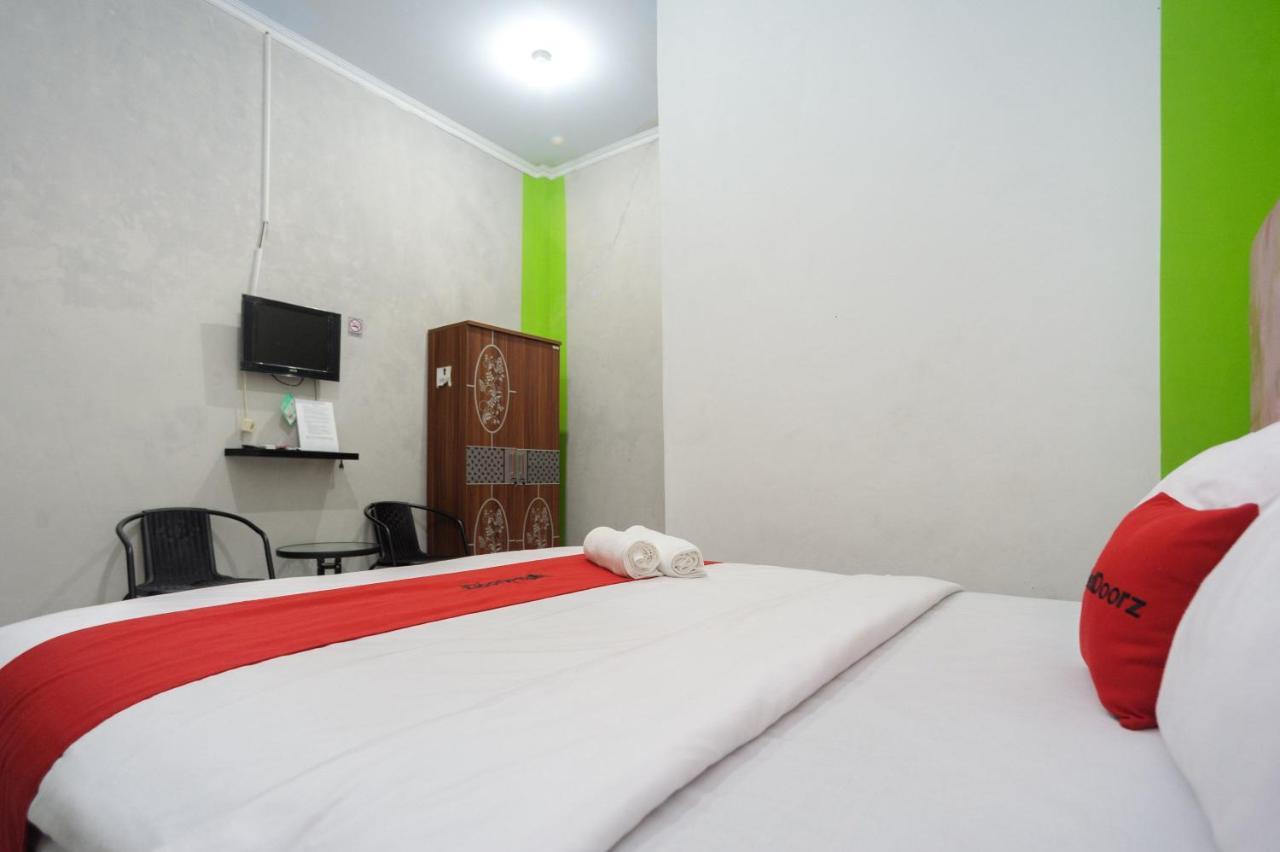 Reddoorz Syariah Near Rs Advent Bandar Lampung Hotel Exterior photo