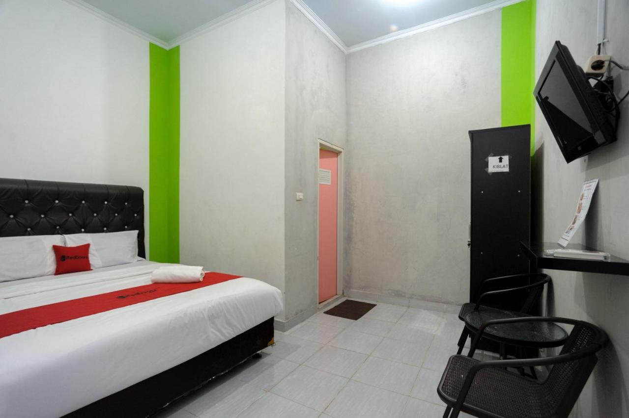 Reddoorz Syariah Near Rs Advent Bandar Lampung Hotel Exterior photo
