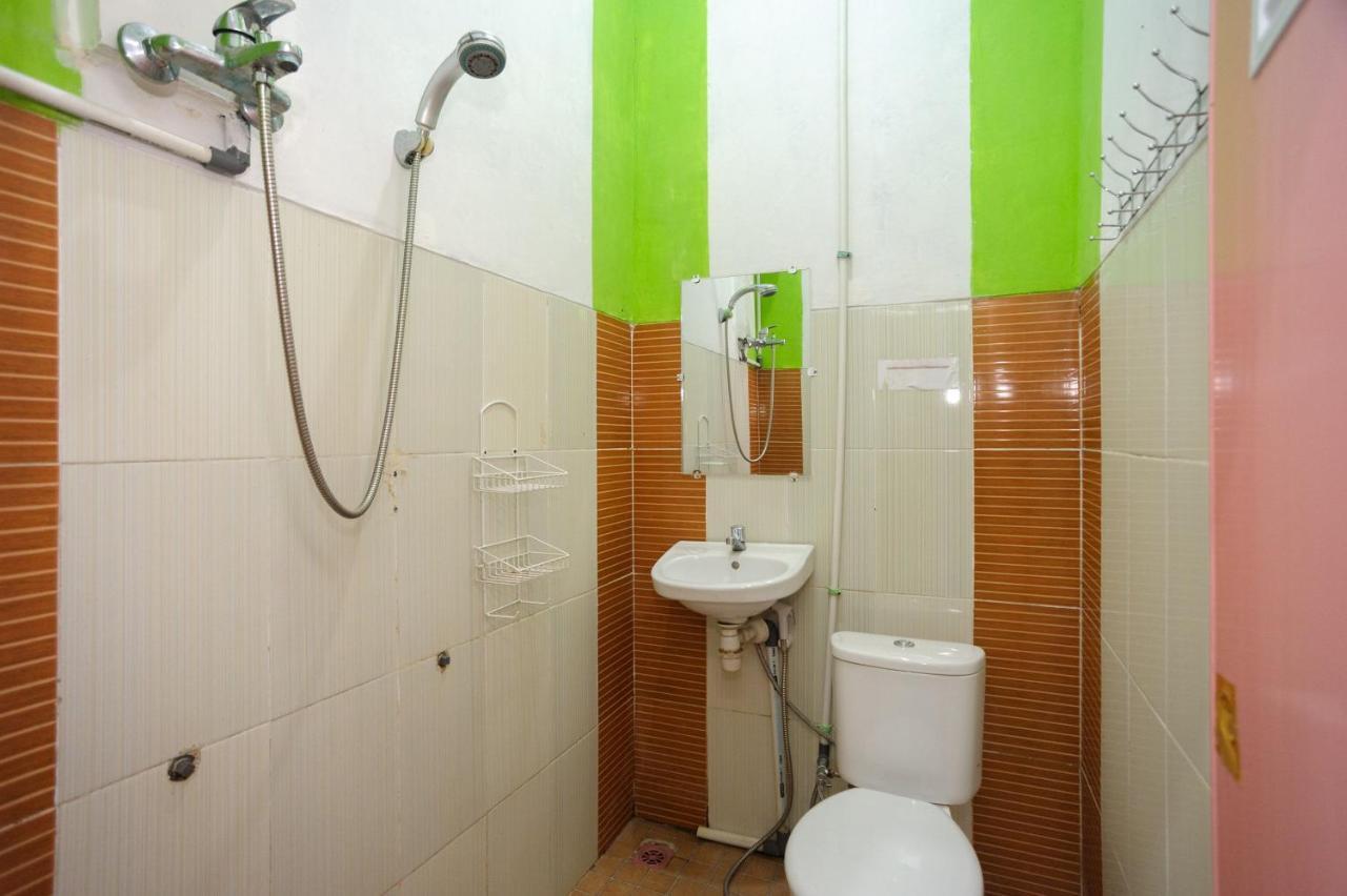 Reddoorz Syariah Near Rs Advent Bandar Lampung Hotel Exterior photo