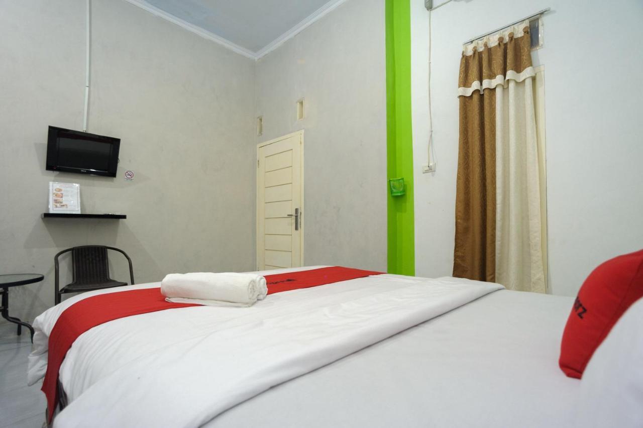 Reddoorz Syariah Near Rs Advent Bandar Lampung Hotel Exterior photo